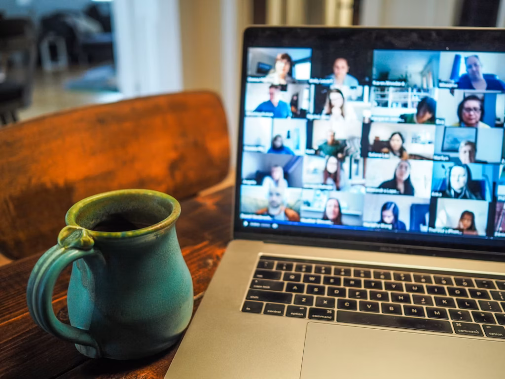 Online Learning vs. In-Person Classes: Which Is Right for You?